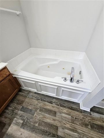 15 NE 95th Court, Kansas City, MO 64155