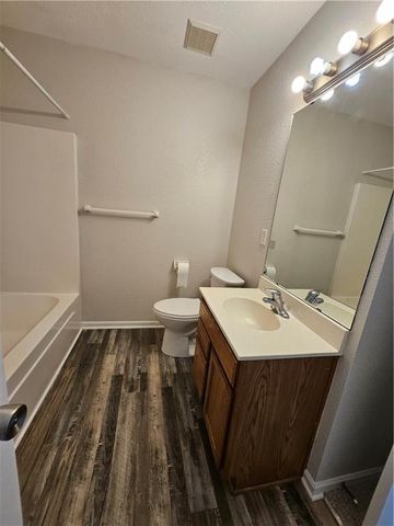 15 NE 95th Court, Kansas City, MO 64155