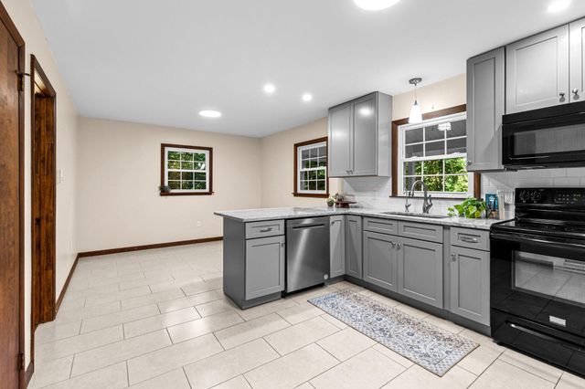 2835 PINCH RD, Manheim, PA 17545