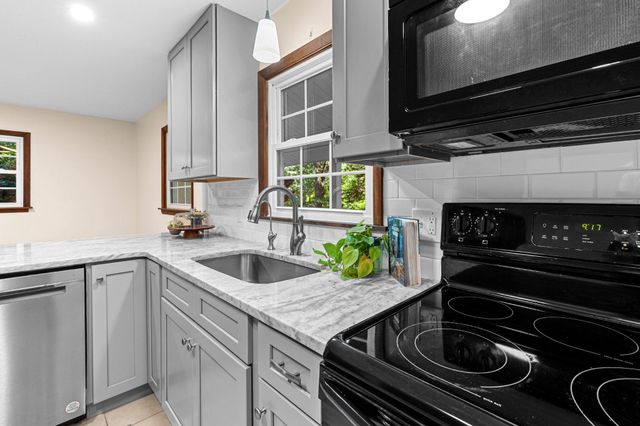 2835 PINCH RD, Manheim, PA 17545