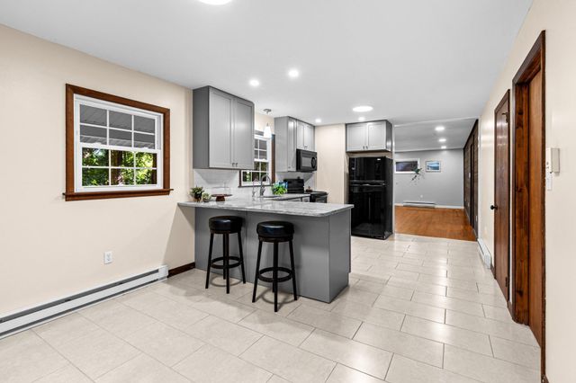 2835 PINCH RD, Manheim, PA 17545