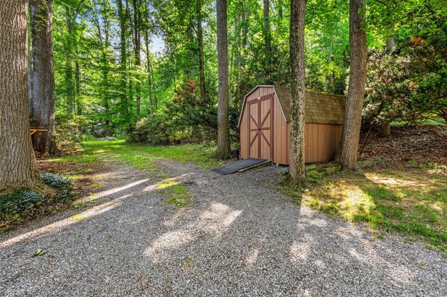 2835 PINCH RD, Manheim, PA 17545