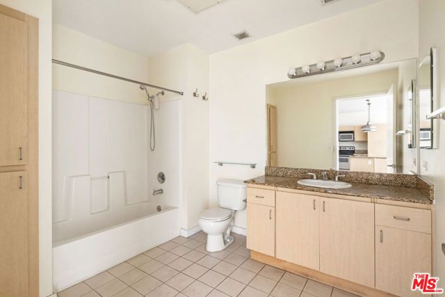 630 W 6th Street 303, Los Angeles, CA 90017