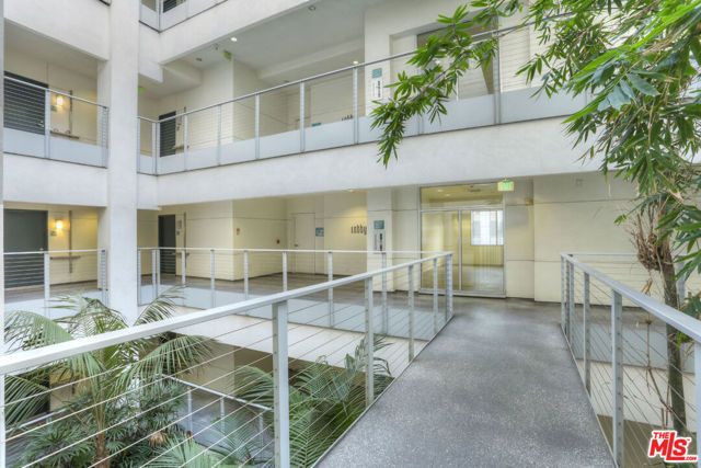 630 W 6th Street 303, Los Angeles, CA 90017