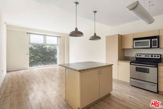 630 W 6th Street 303, Los Angeles, CA 90017