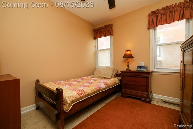 9556 Round Lake Boulevard, White Lake, MI 48386