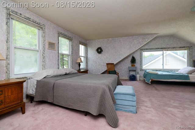 9556 Round Lake Boulevard, White Lake, MI 48386