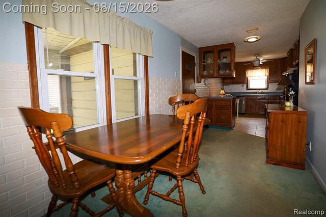 9556 Round Lake Boulevard, White Lake, MI 48386