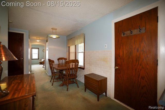 9556 Round Lake Boulevard, White Lake, MI 48386