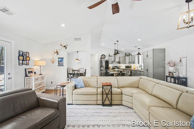 19200 Glendale Circle, Spring Lake Twp, MI 49456