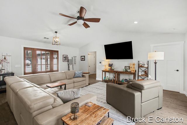 19200 Glendale Circle, Spring Lake Twp, MI 49456