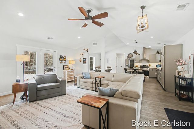 19200 Glendale Circle, Spring Lake Twp, MI 49456