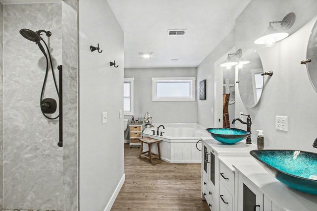 19200 Glendale Circle, Spring Lake Twp, MI 49456