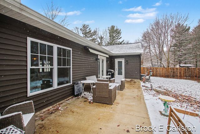 19200 Glendale Circle, Spring Lake Twp, MI 49456