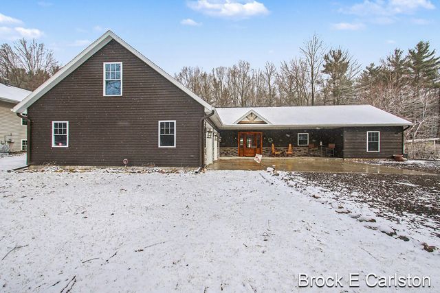 19200 Glendale Circle, Spring Lake Twp, MI 49456
