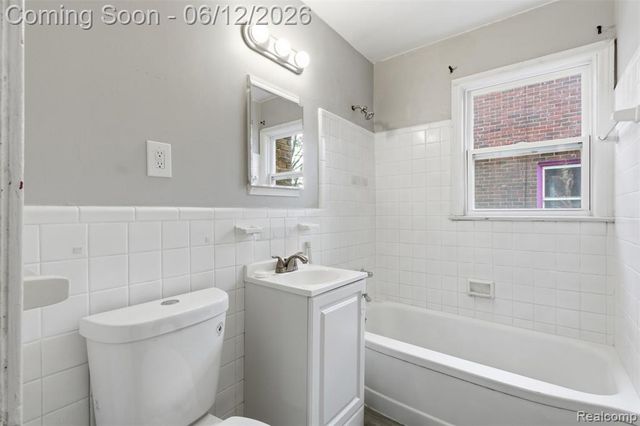 12051 Wayburn Street, Detroit, MI 48224