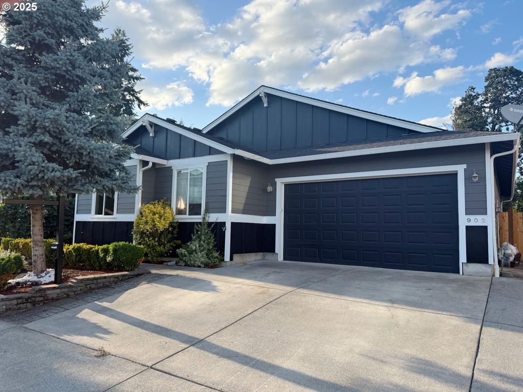 902 Se 11TH Way, Battle Ground, WA 98604