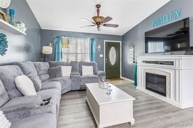 1353 Westchester Drive, Herculaneum, MO 63048