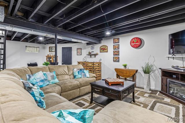 1353 Westchester Drive, Herculaneum, MO 63048