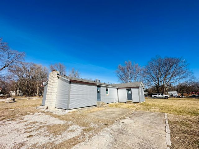 3344 W Farm Rd 146, Springfield, MO 65807