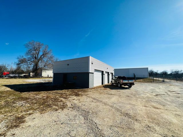 3344 W Farm Rd 146, Springfield, MO 65807