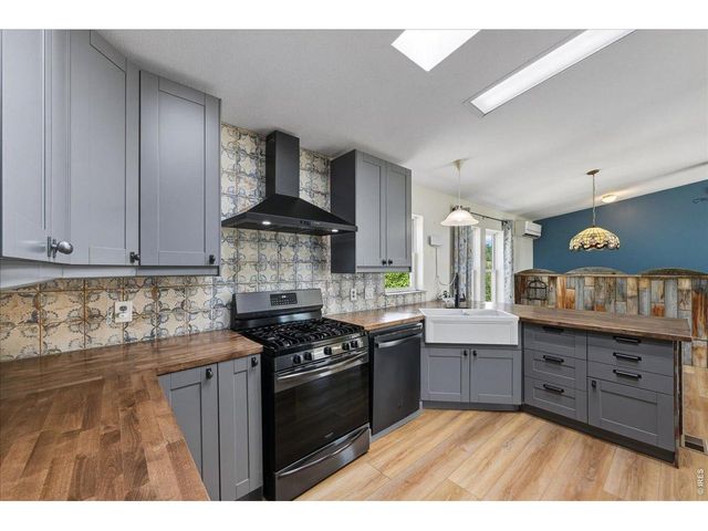 285 Guardian Peak Dr, Livermore, CO 80536