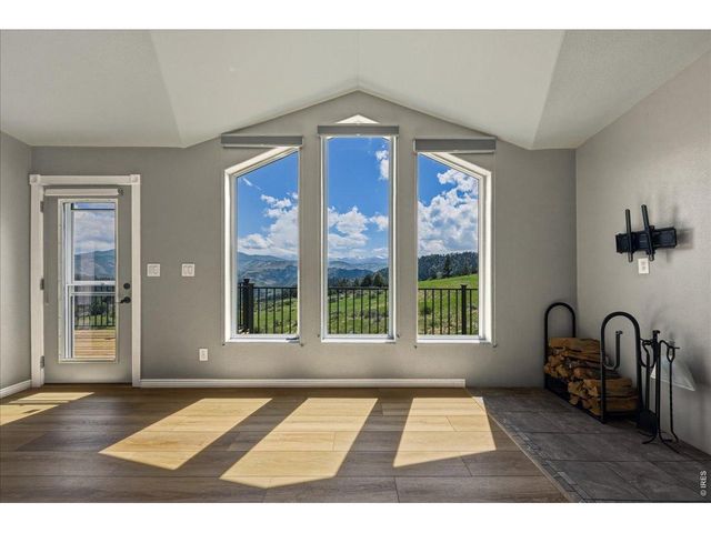 285 Guardian Peak Dr, Livermore, CO 80536
