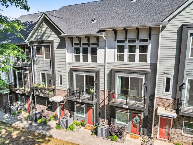 562 West End Drive, Charlotte, NC 28208