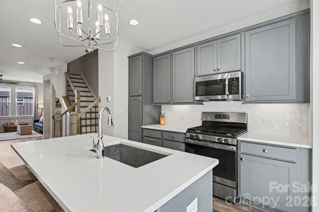 562 West End Drive, Charlotte, NC 28208
