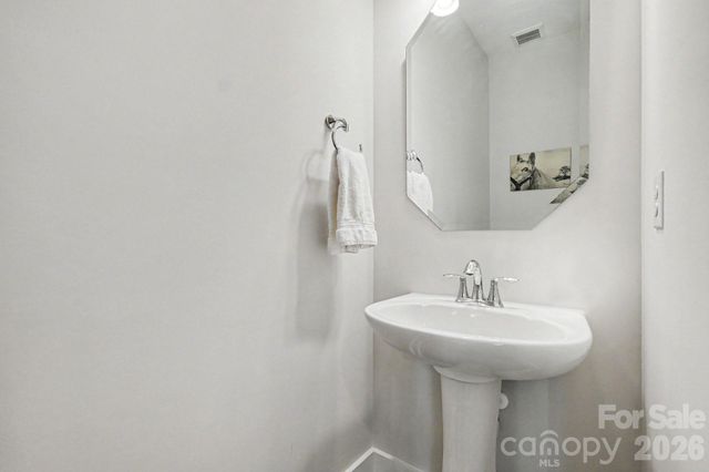 562 West End Drive, Charlotte, NC 28208