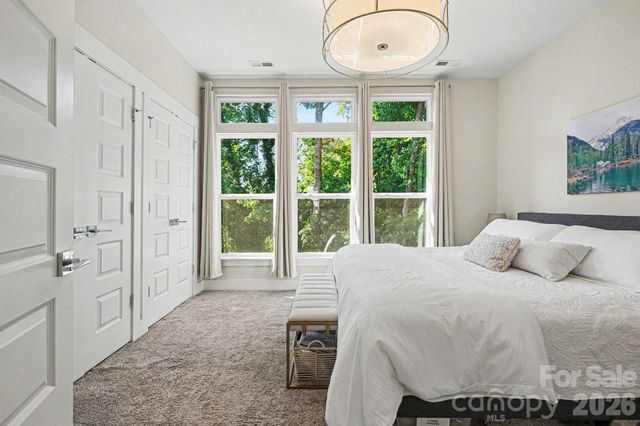 562 West End Drive, Charlotte, NC 28208