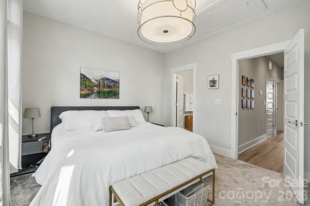 562 West End Drive, Charlotte, NC 28208