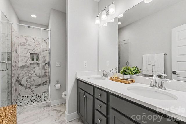 562 West End Drive, Charlotte, NC 28208