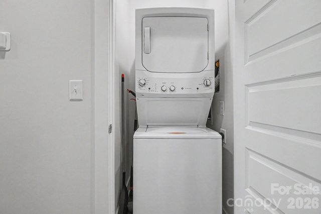 562 West End Drive, Charlotte, NC 28208