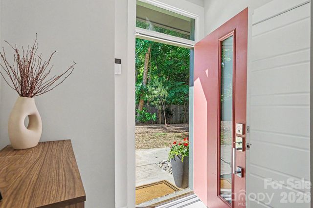 562 West End Drive, Charlotte, NC 28208