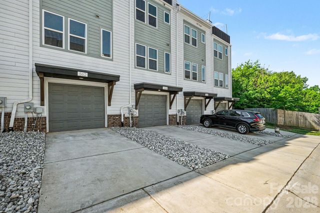 562 West End Drive, Charlotte, NC 28208