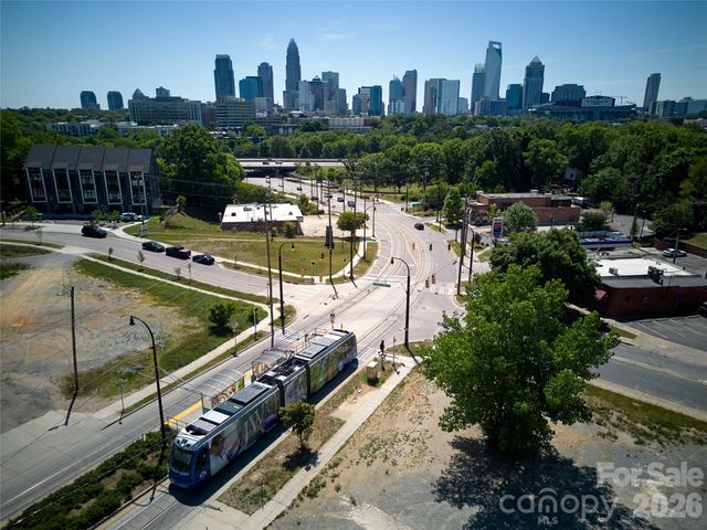 562 West End Drive, Charlotte, NC 28208