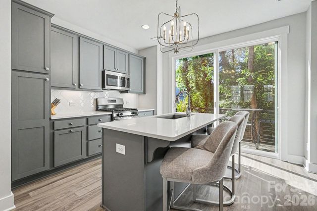 562 West End Drive, Charlotte, NC 28208