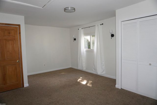 27129 Osmun Street, Madison Heights, MI 48071