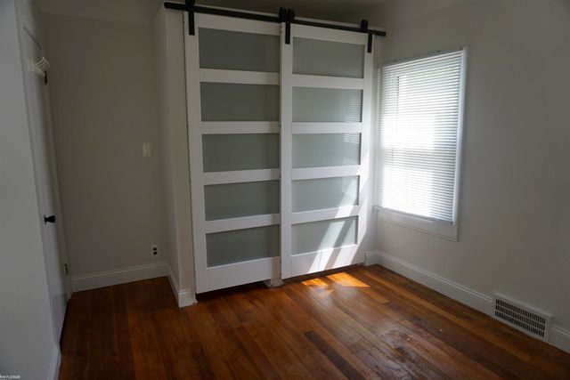 27129 Osmun Street, Madison Heights, MI 48071