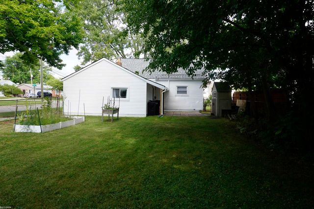 27129 Osmun Street, Madison Heights, MI 48071