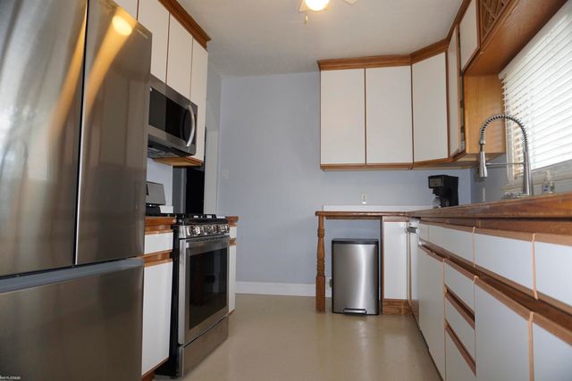 27129 Osmun Street, Madison Heights, MI 48071