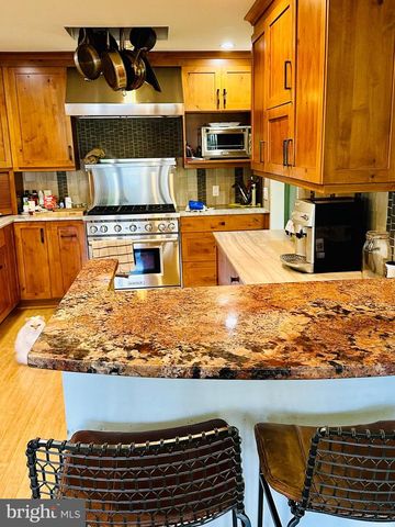 2519 BUCKELEW DR, Falls Church, VA 22046