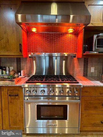 2519 BUCKELEW DR, Falls Church, VA 22046