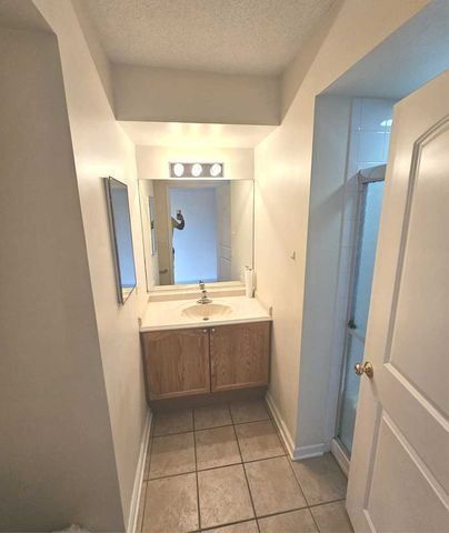 655 Perrie Drive 501, Elk Grove Village, IL 60007