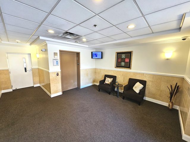 655 Perrie Drive 501, Elk Grove Village, IL 60007