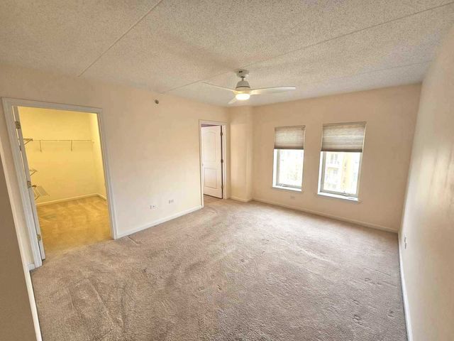 655 Perrie Drive 501, Elk Grove Village, IL 60007