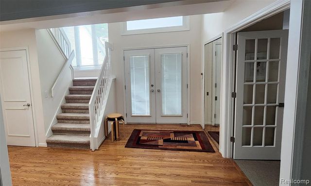 28740 Appleblossom Lane, Farmington, MI 48331