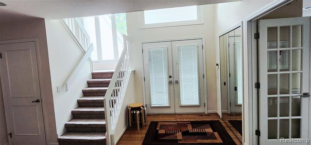 28740 Appleblossom Lane, Farmington, MI 48331