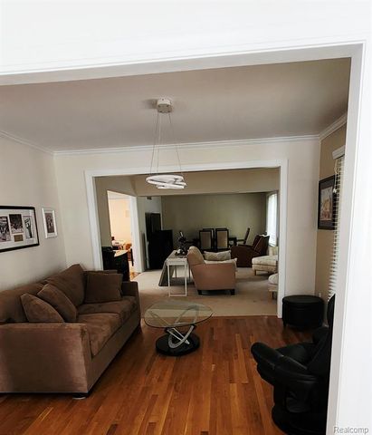 28740 Appleblossom Lane, Farmington, MI 48331